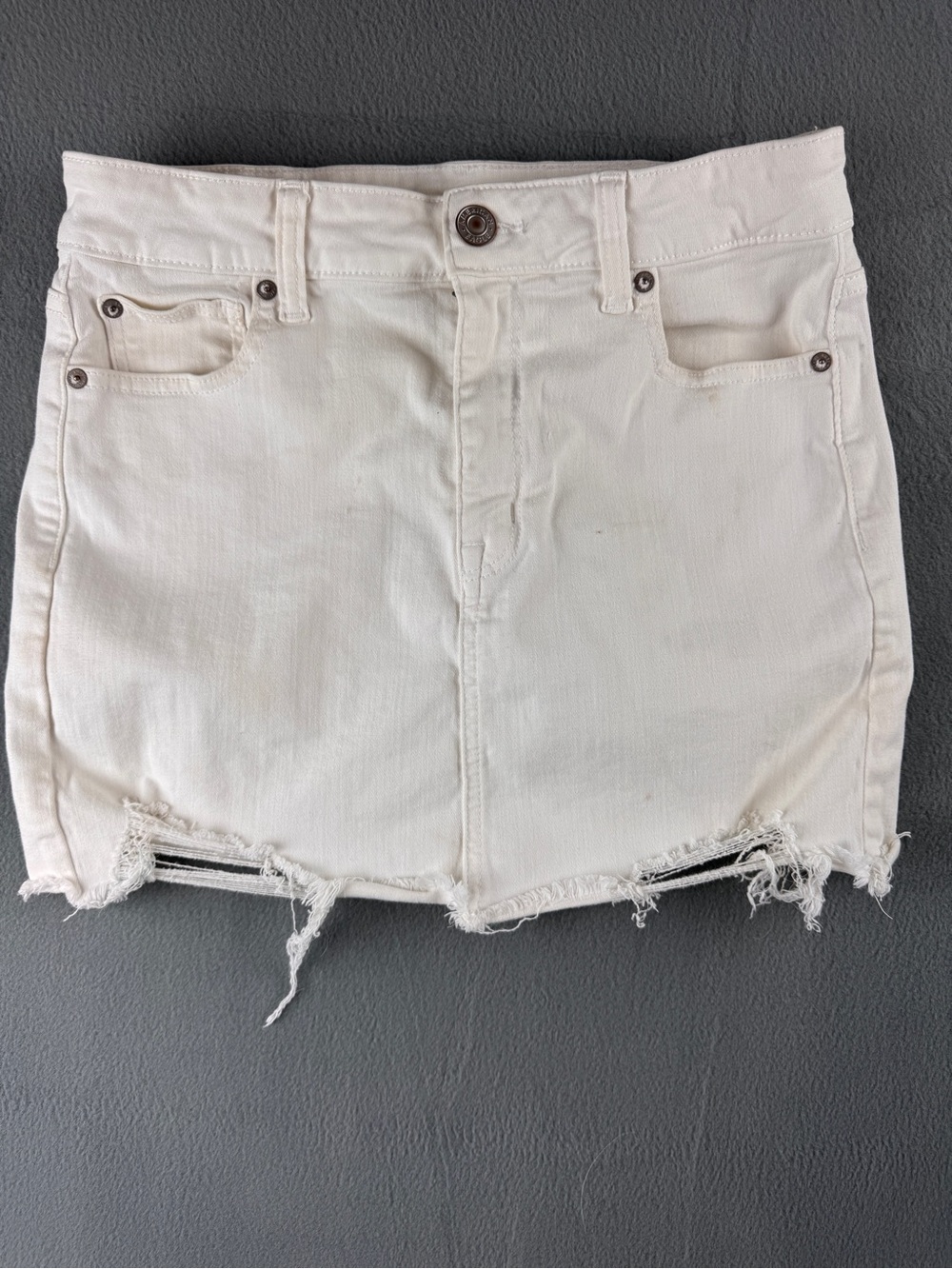 American Eagle Next Level Stretch White Distressed Denim Mini Skirt Women's 10